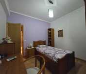 Vendo cama de Solteiro+ mesa de cabeceira