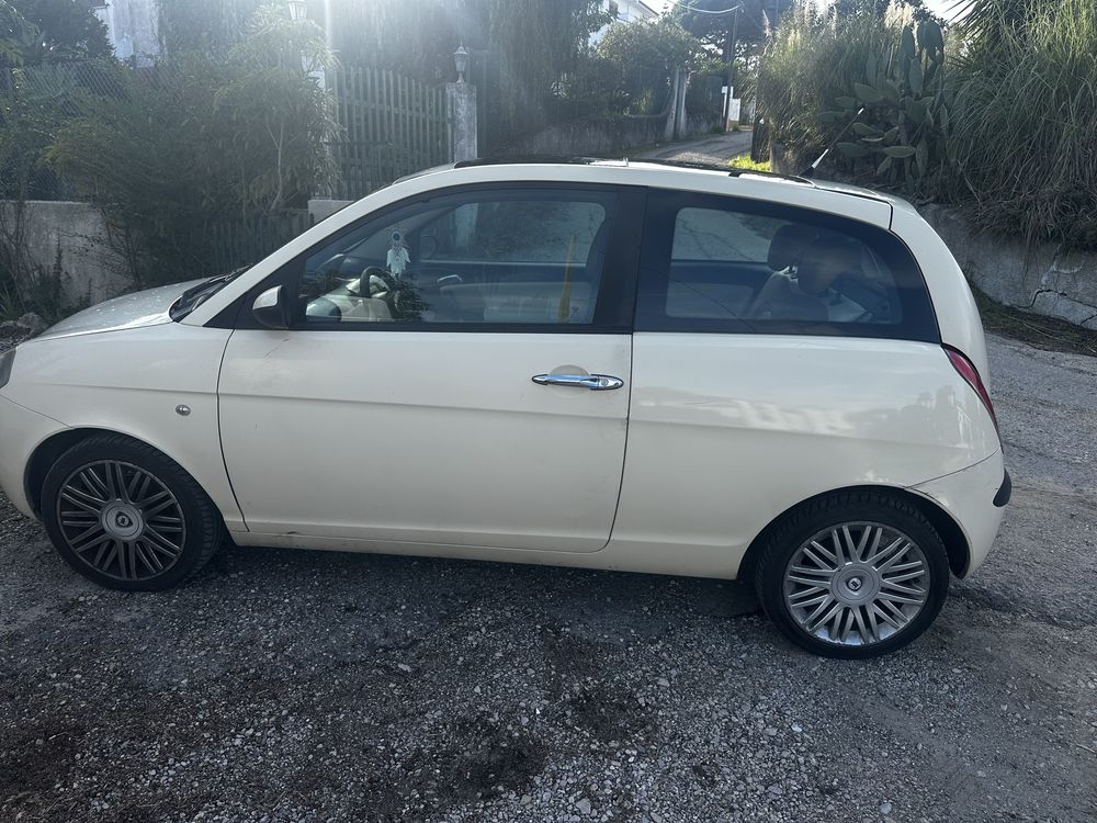 Vendo lancia ypisilon ano 2004