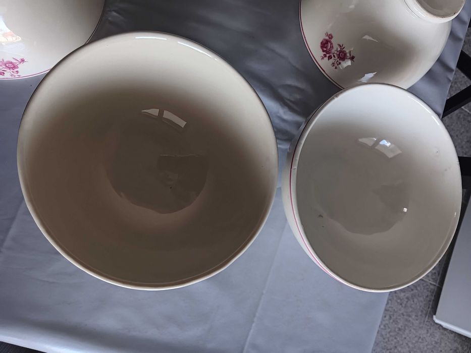 Conjunto de tigelas e pratos antigos, Cesol, Madalena e Capôa