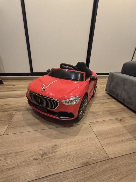 Autko mersedes na akumulator dla dzieci