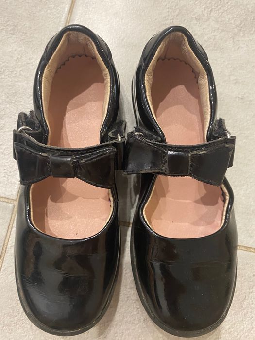 Шкіряні туфлі на дівчинку 28 розмір