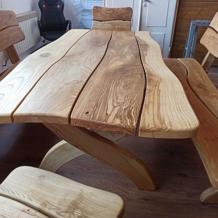 Meble ogrodowe z twardego drewna