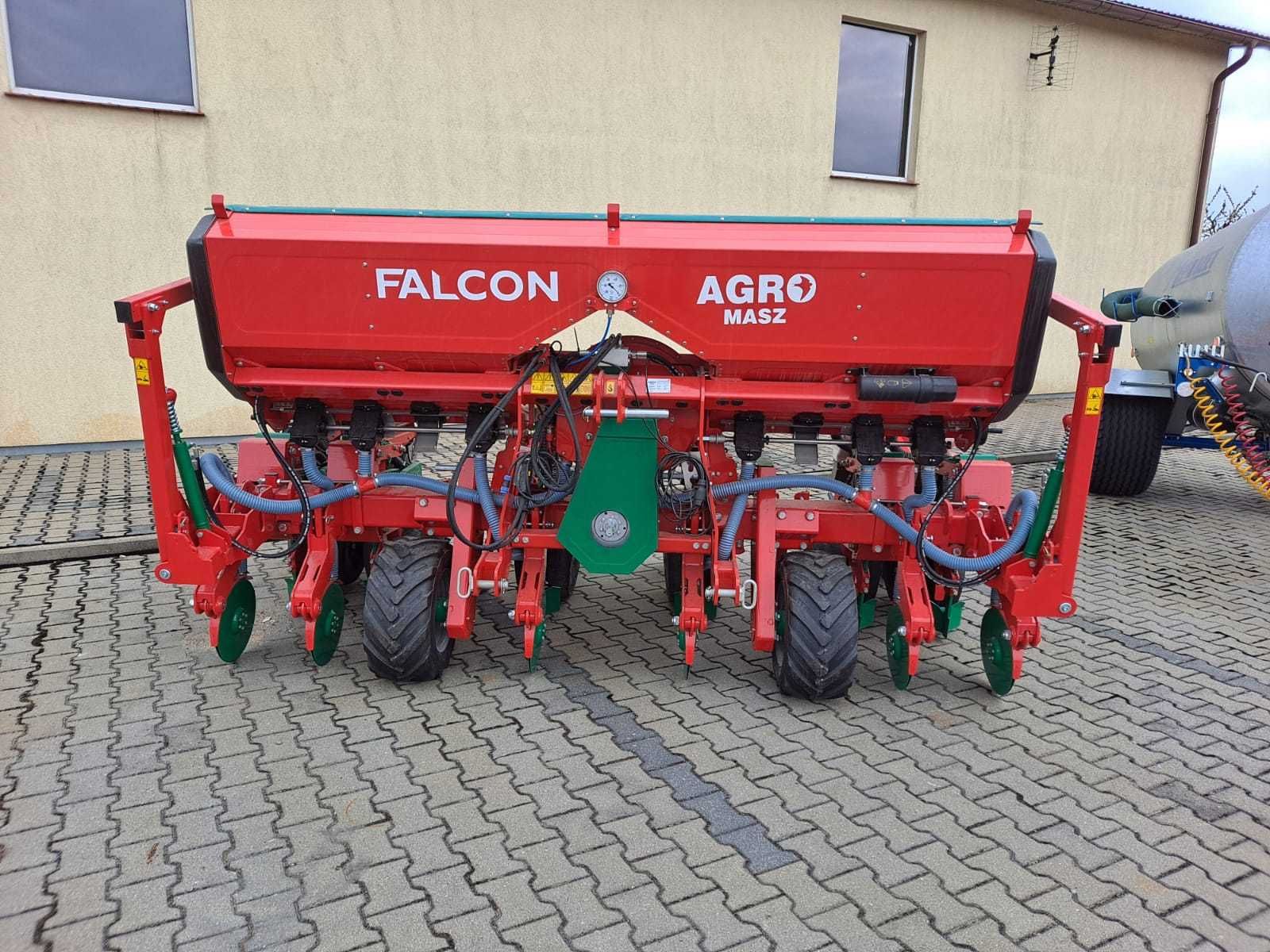 Siewnik punktowy  FALCON  z napędem Mechanicznym AGRO-MASZ  6 rzędów