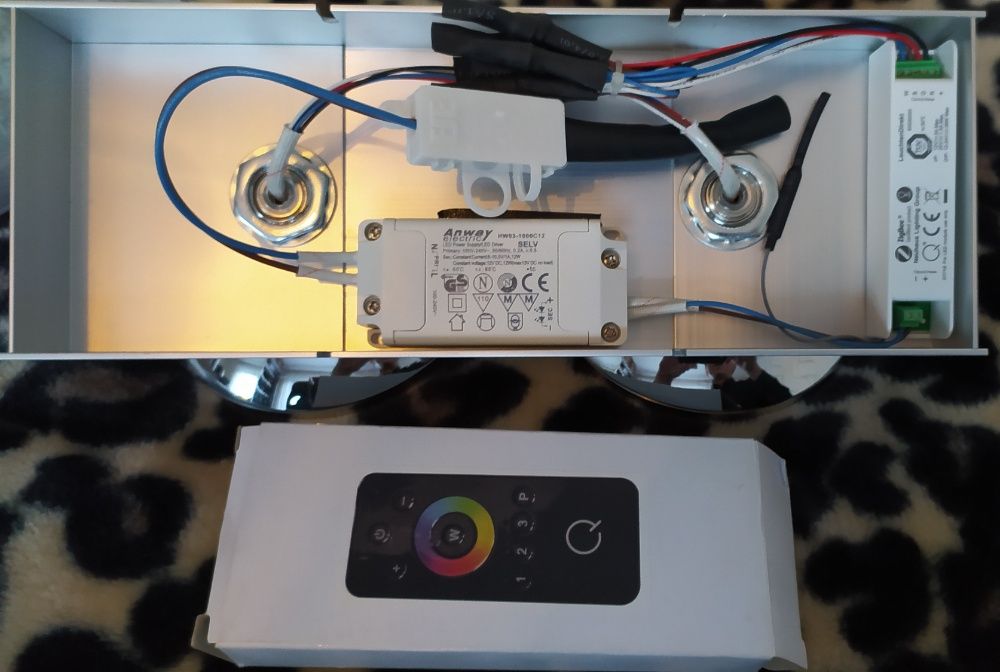 Inteligentna lampa na sufit ścianę kolor lub biała pilot + Wifi