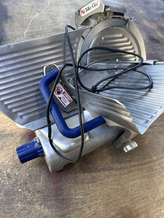 Krajalnica Maga 210p