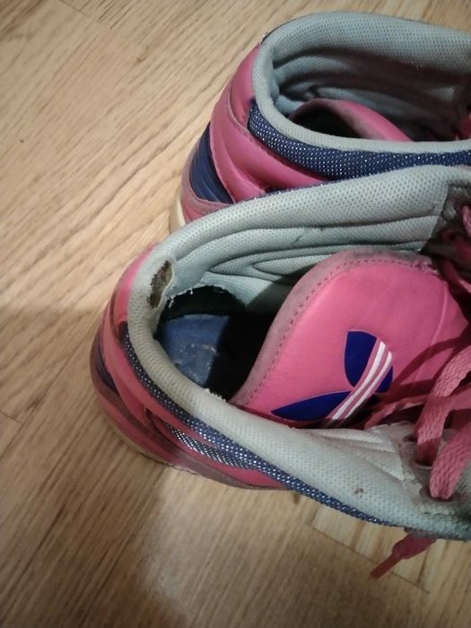 Кросівки адідас жіночі