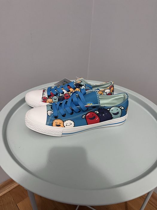 Підліткові яскрасі кеди