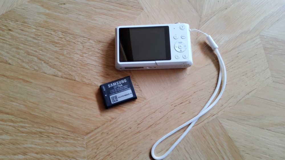 Фотоаппарат Samsung DV150F. Все работает. Состояние нового.