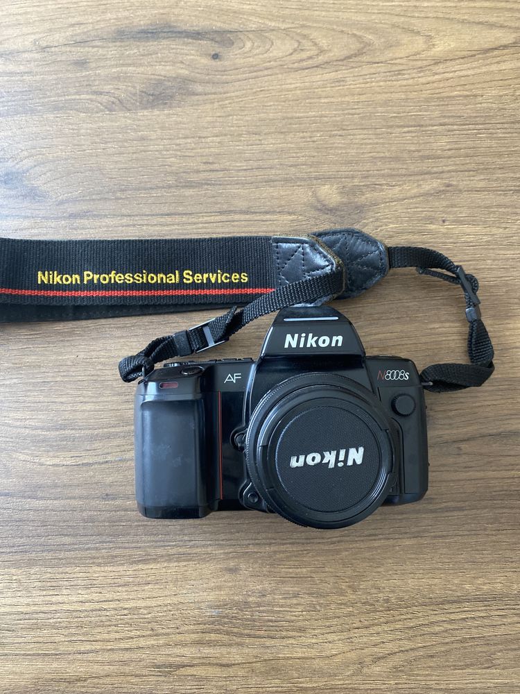 Nikon AF N8008s + AF Nikkor 24mm 1:2.8