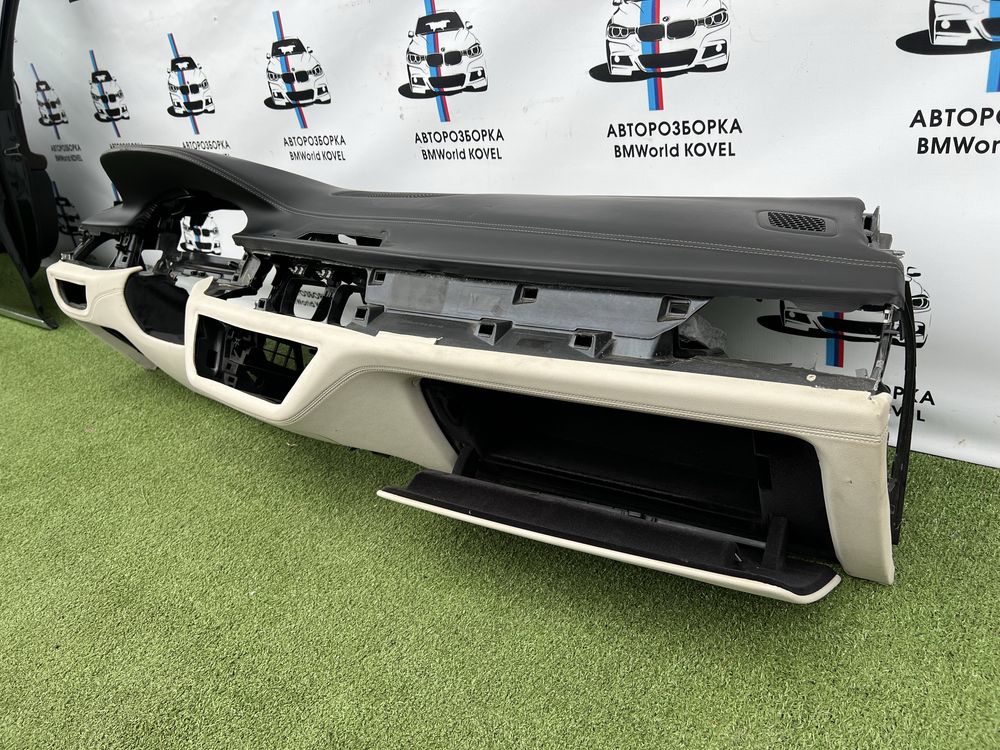 Торпеда BMW G11 G12 наппа з подушкою чорно біла БМВ 7 Г11 Г12 консоль