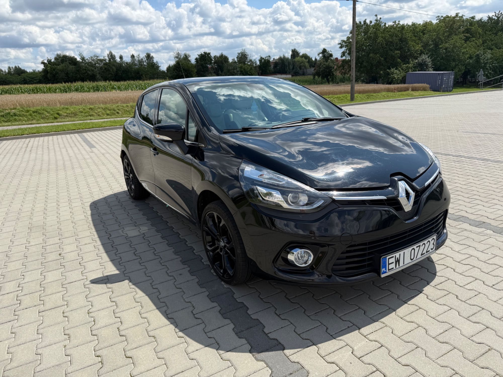 Renault Clio Initiale Paris