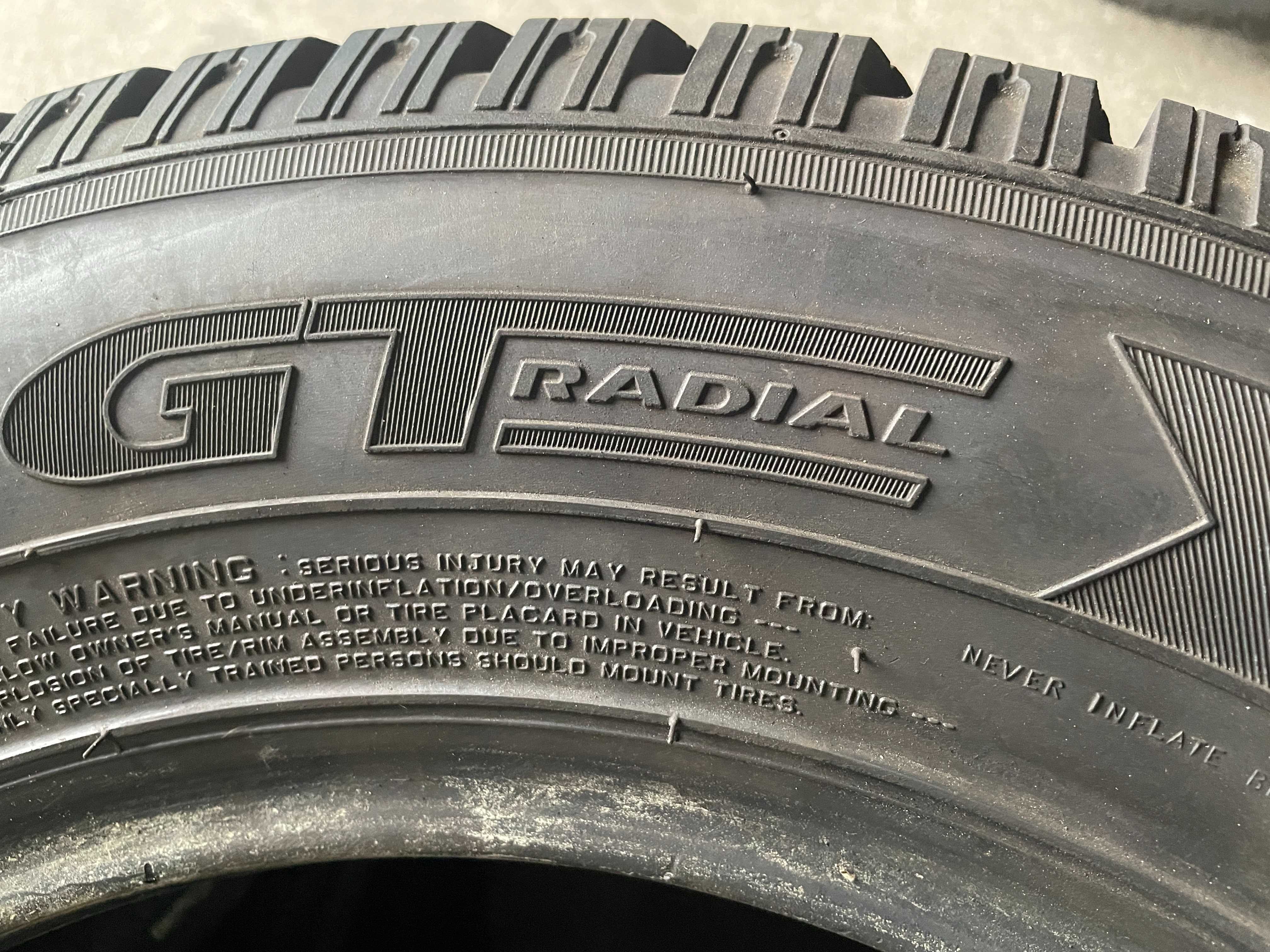 Komplet opon GT 215/70R16