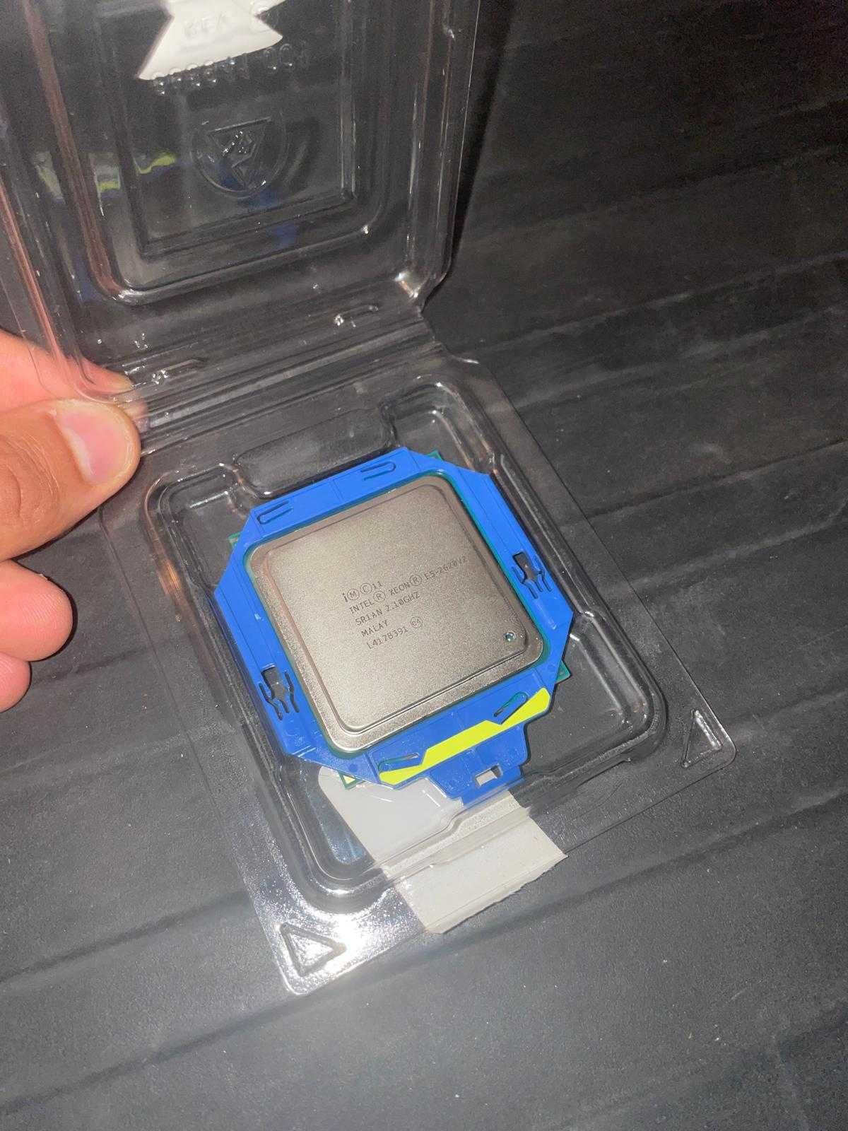 Intel Xeon E5-2620 v2 (SR1AN) - 6C/12T, 2.10 GHz / 2.60 GHz Turbo