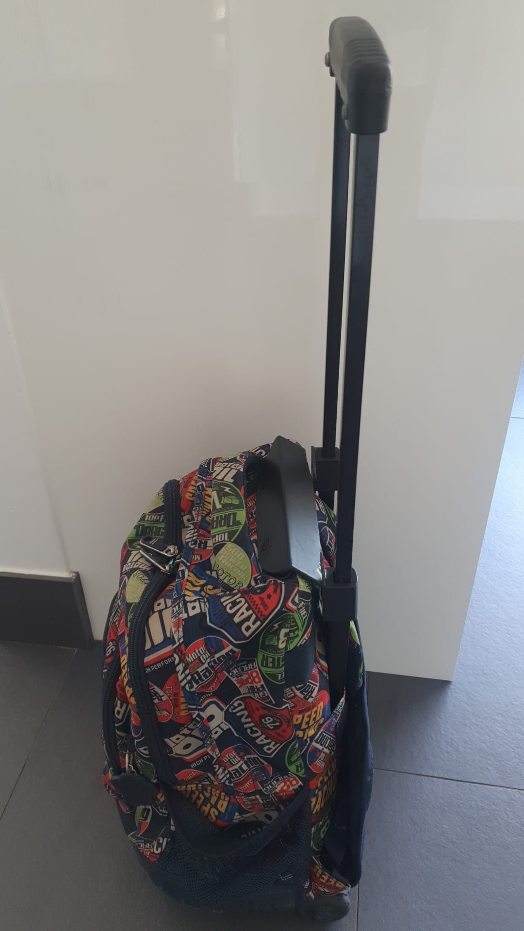Mochila Totto com rodinhas