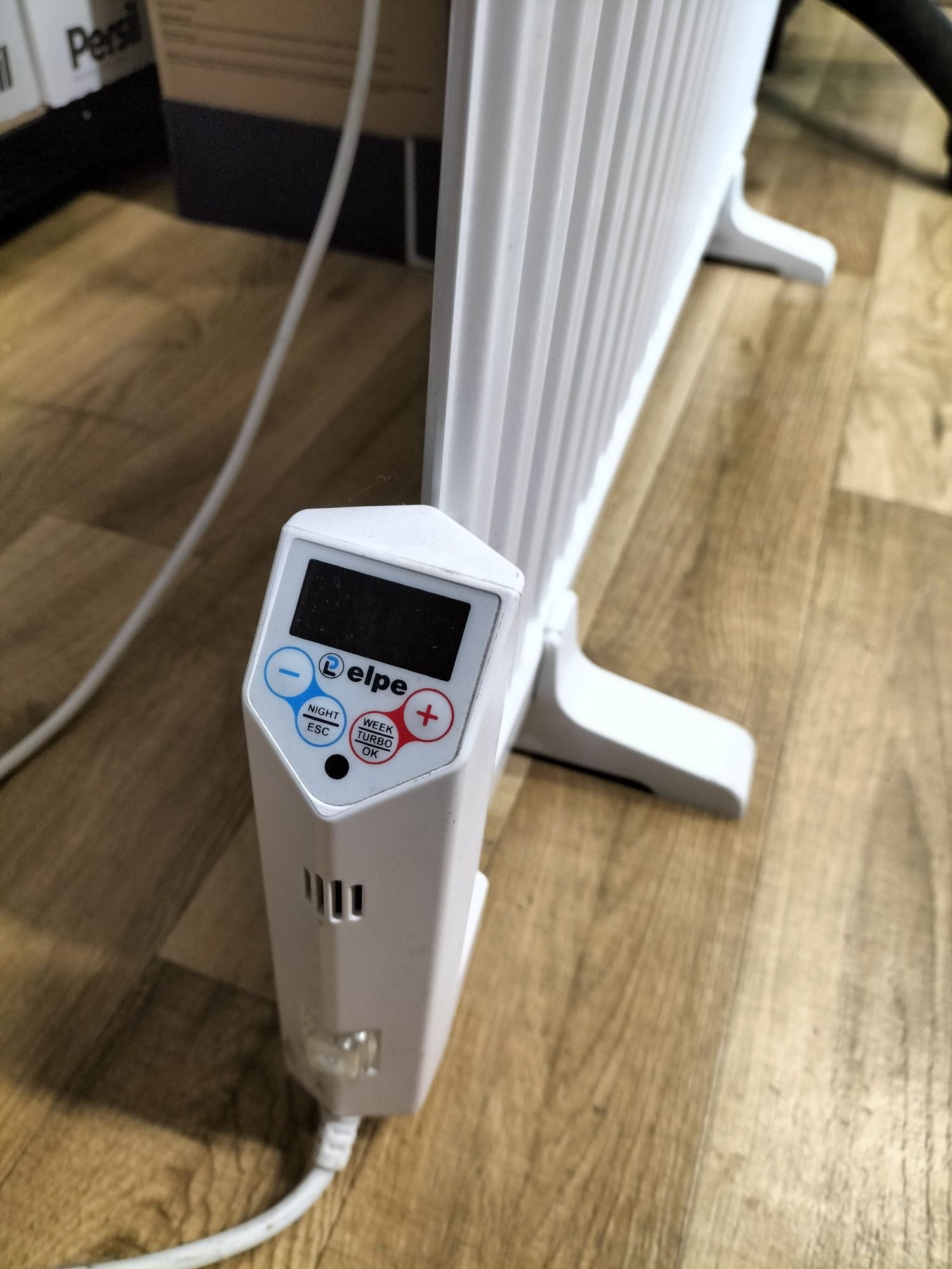 Grzejnik elektryczny olejowy sterownik cyfrowy 830X600 Nie używany