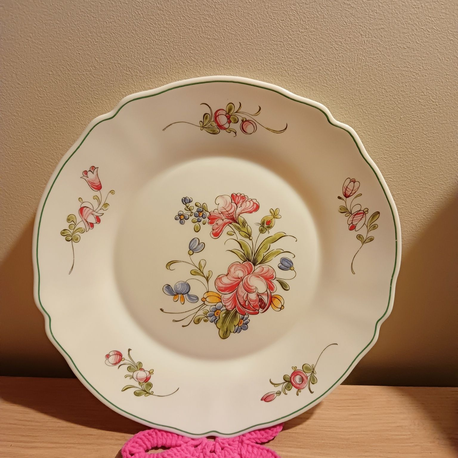 Porcelanowy talerz obiadowy w stylu vintage  francuskiej firmy ARC