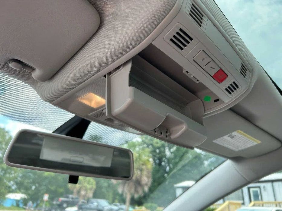 Volkswagen Golf Wolfsburg Edition 4-Door      2017