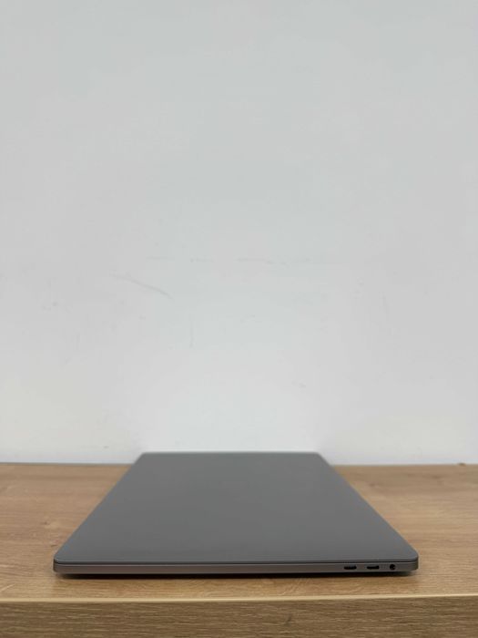 Macbook Pro 15 2016 { i7|16gb|512 ssd| AMD 455-2gb}Гарантія . 37949SV