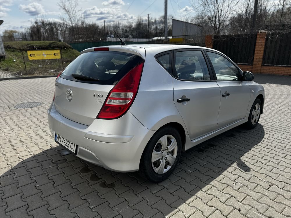 Продам Hyundai i30 2011 р.  1.4 газ/бензин