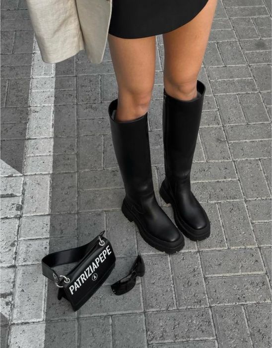 Шкіряні чоботи-труби