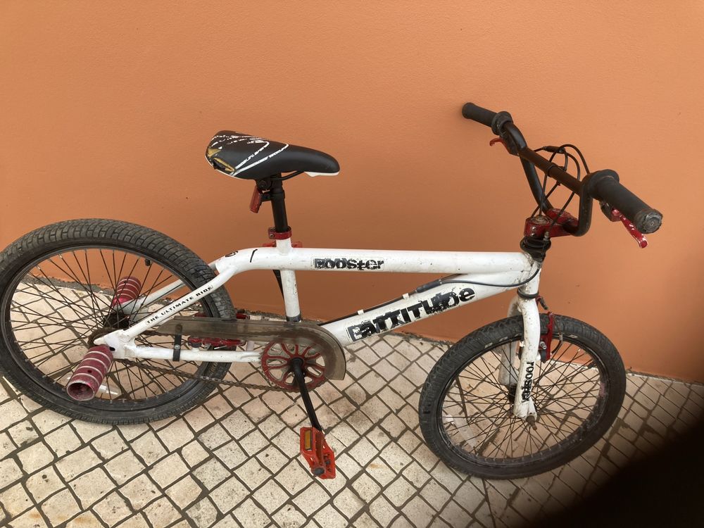 Bicicleta de competição volante roda todo