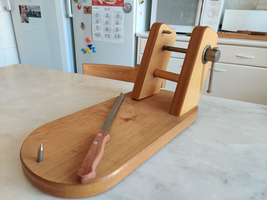 Tábua de presunto e charcutaria