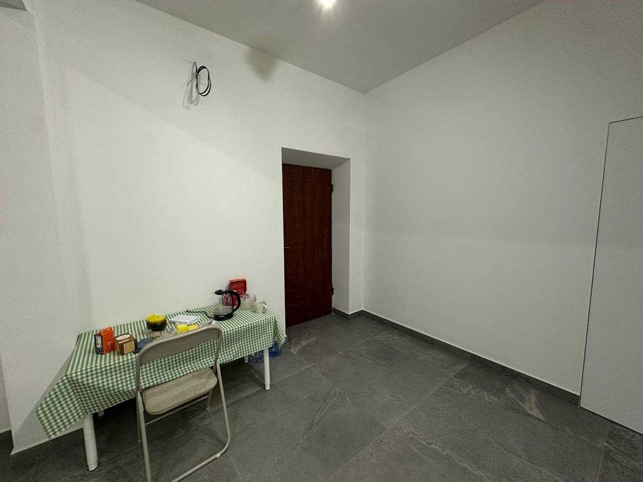 Продається комерційне приміщення вільного призначення