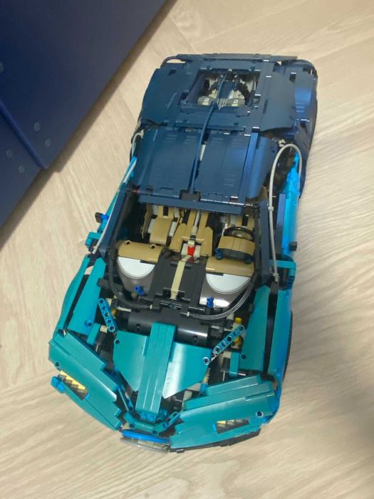 LEGO Technic Bugatti Chiron 42083