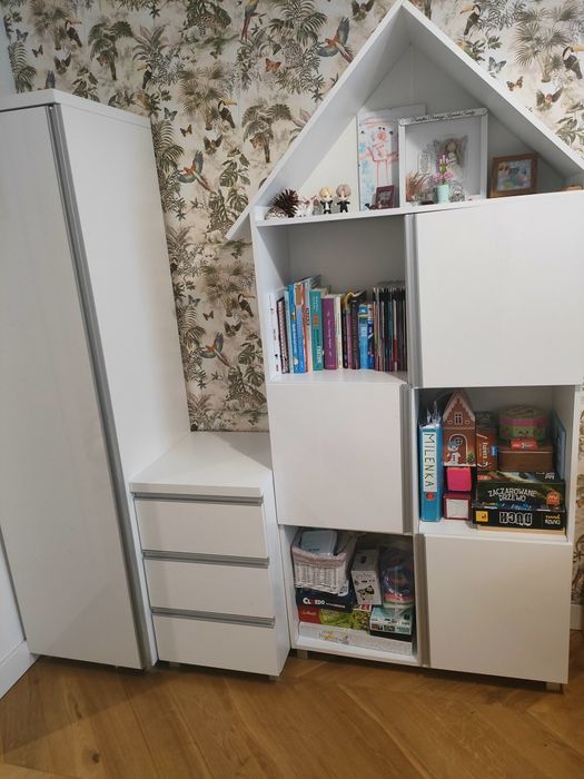 Białe meble dziecięce domek zestaw
