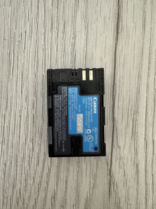 Зарядное устройство Canon LC-E6