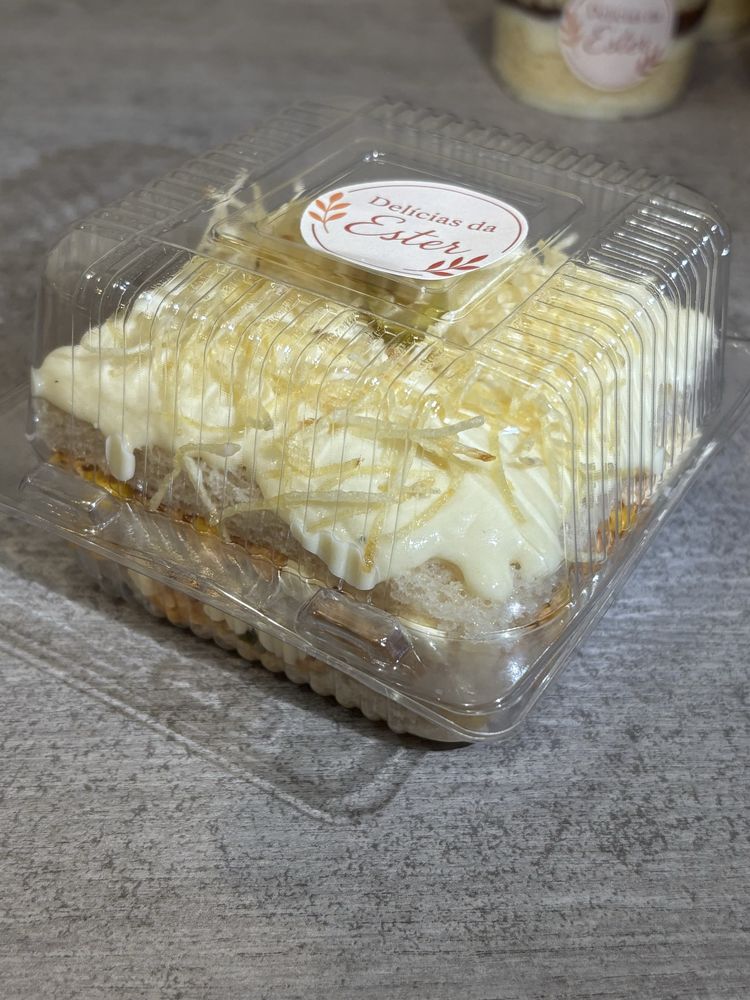 Bolo de pote e torta de pão com frango cremoso