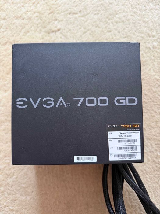 Fonte de Alimentação Pc EVGA 700 GD 700W 80 Plus Gold