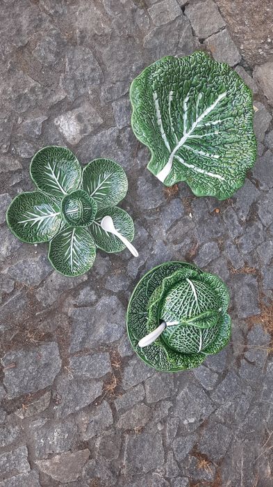 Conjunto de loiças de cor verde. Para colocar sopas ou outras