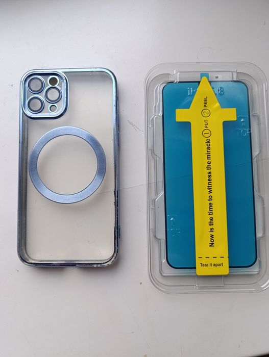 Скло в боксі Айфон11 про.