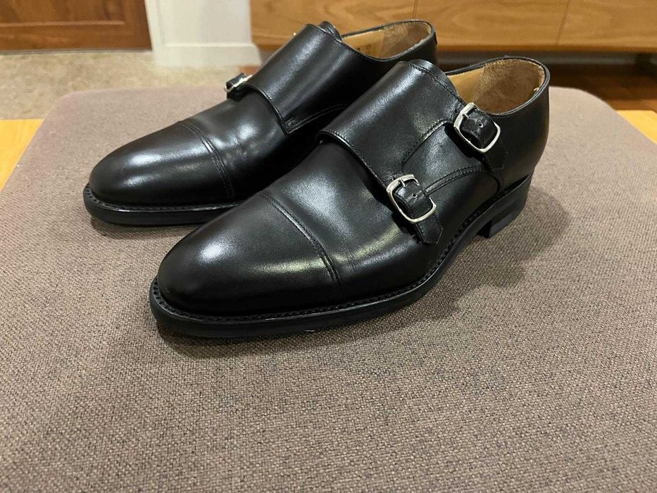 Sapatos Novos (nunca foram usados) marca Carlos Santos