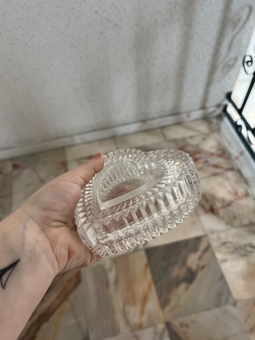 Caixa de vidro em forma de coraçao