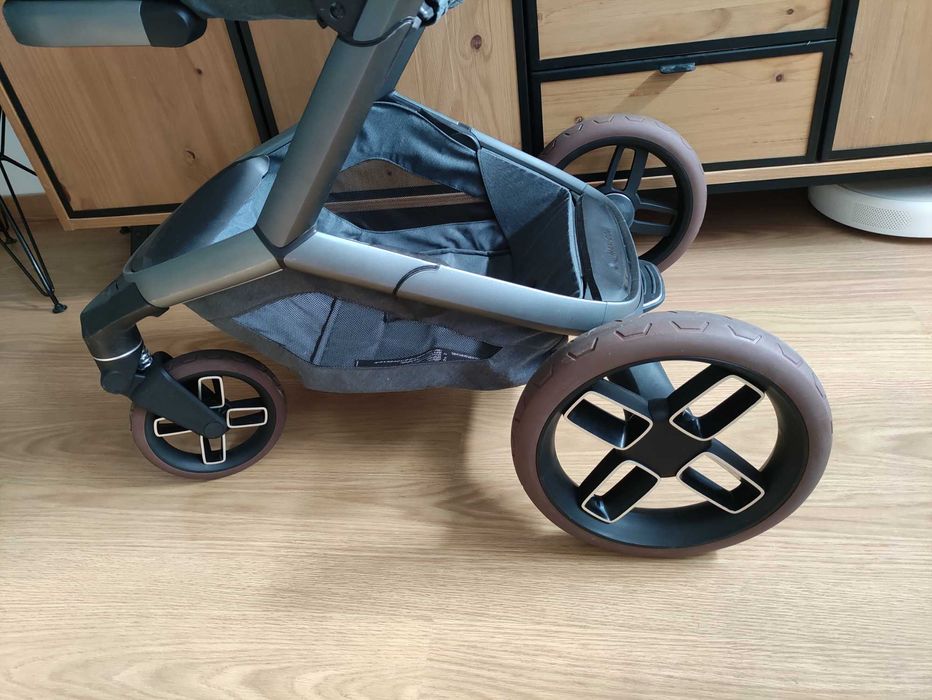 Carrinho Maxi-Cosi Fame Twillic Graphite + Alcofa – Como Novo