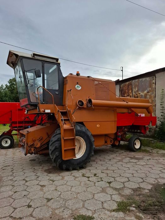 Sprzedam Kombajn zbożowy Bizon Z056/6