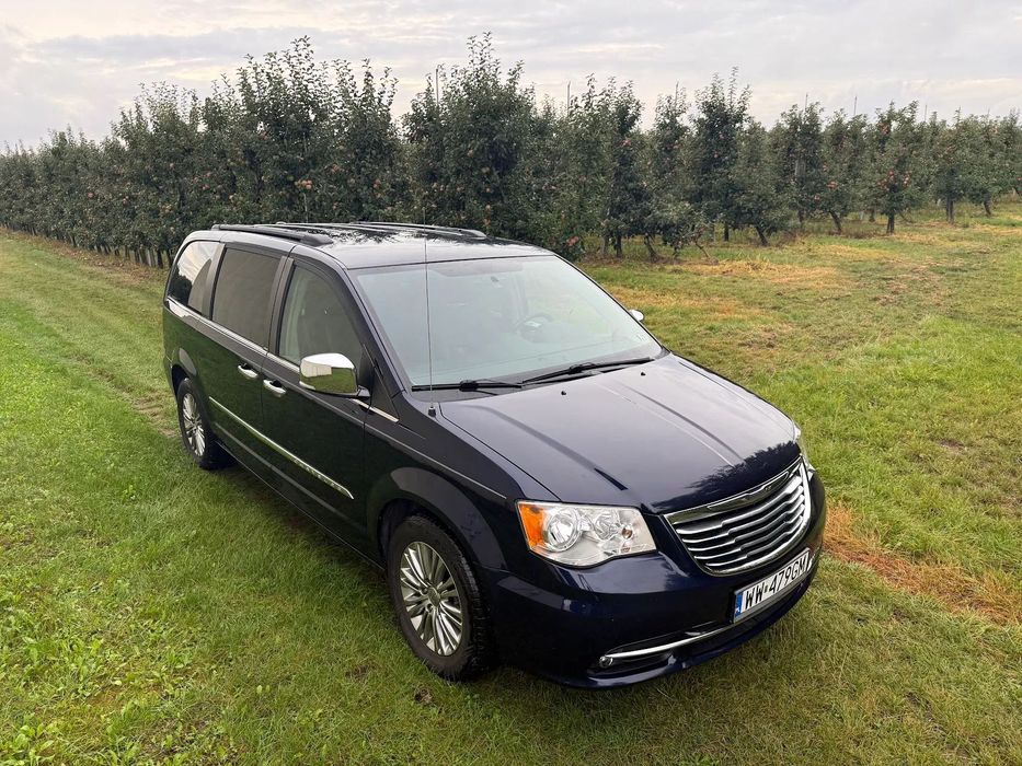 Chrysler Town & Country Touring-L