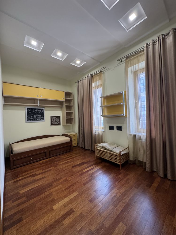 Продаю 4 комн. квартиру 140м2 ул.Сумская, 122 с автоном.отоплением