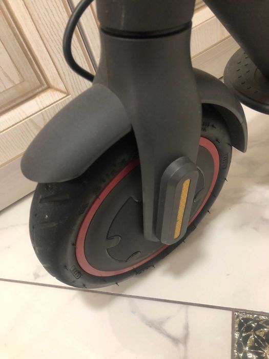 Продам Електросамокат Xiaomi Mi Electric Scooter Pro 2 Black