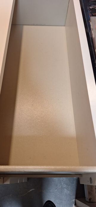 Malm komoda 4 szuflady