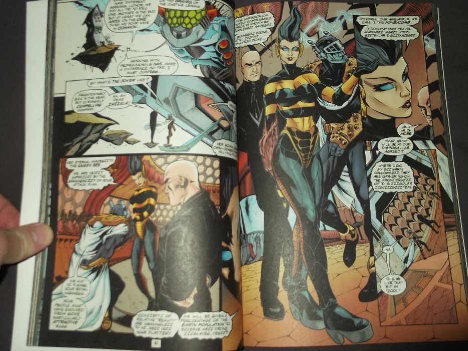 Livro de BD da JLA World War III, Oferta livro Wolverine