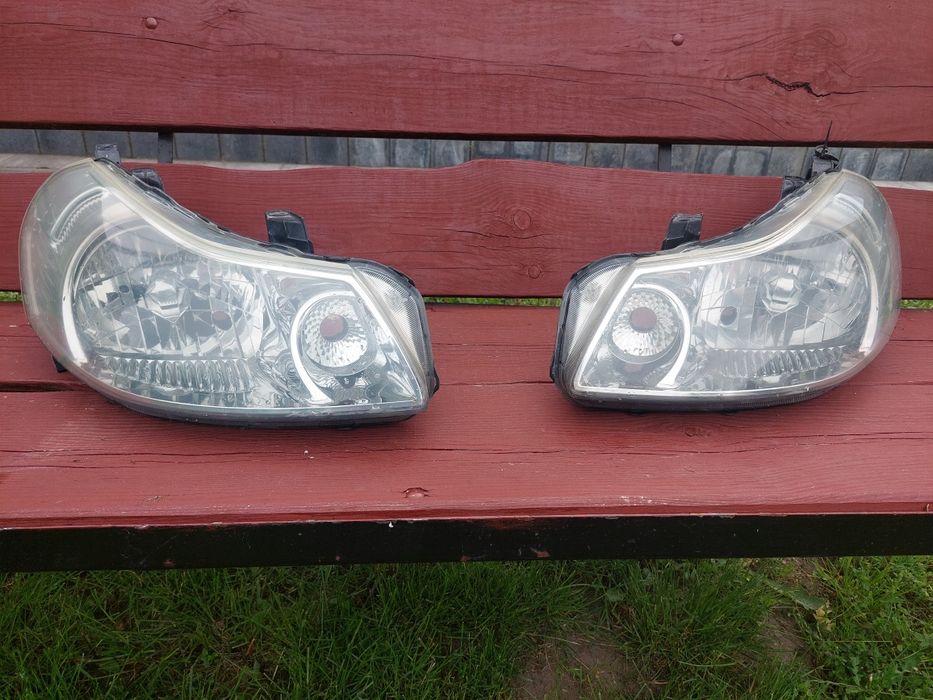 Lampy reflektory suzuki sx4 sesici Przód