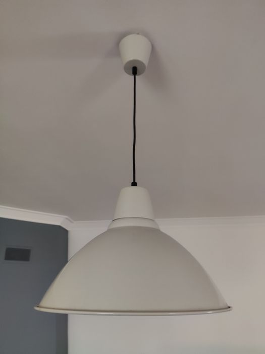 Candeeiros Ikea.