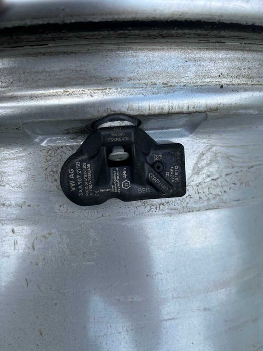 Oryginalne alufelgi Vw 5x112 19 cali Czujniki R-line Mallory Tiguan