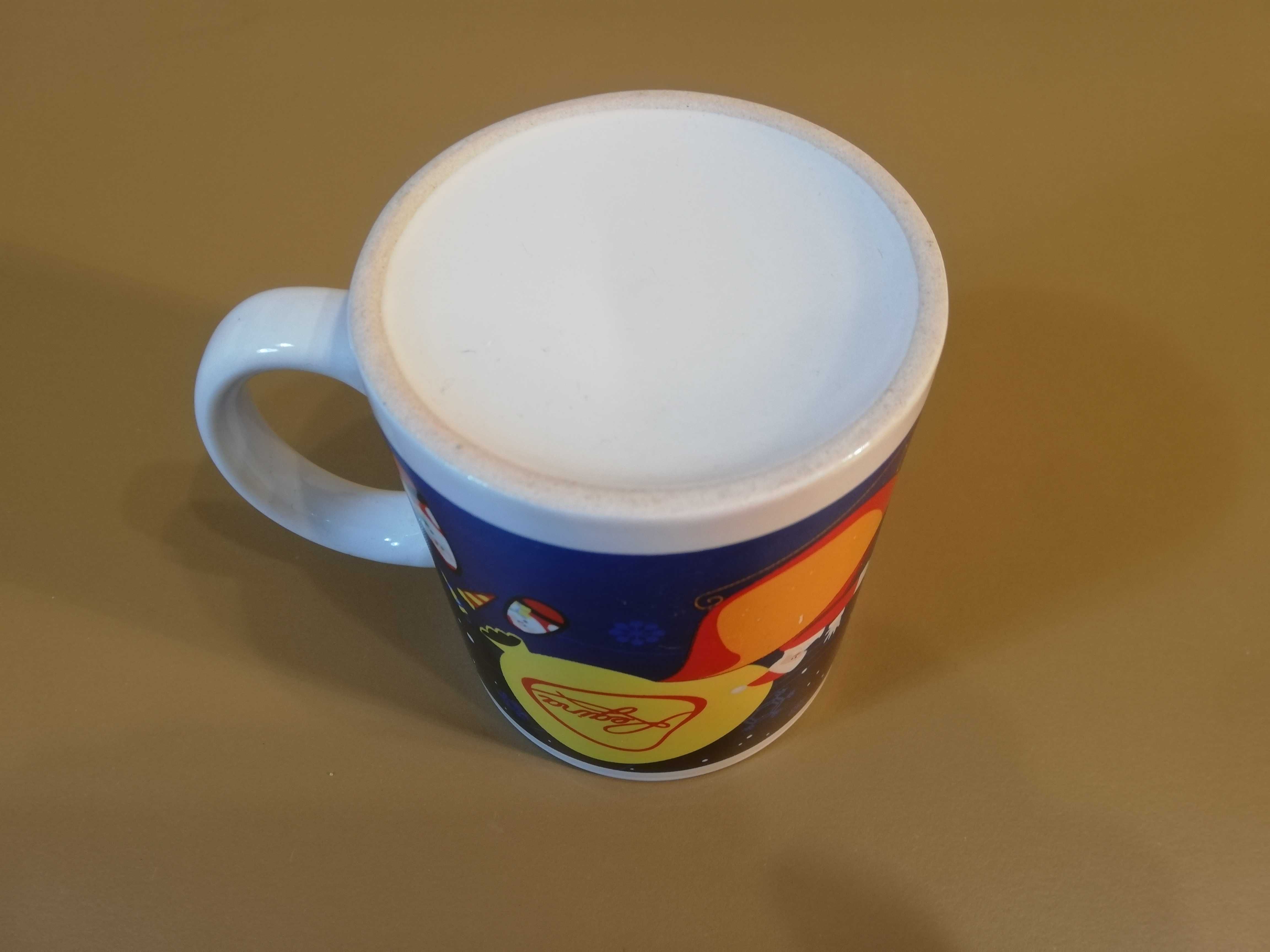 Caneca Chocolates Regina, Pai Natal no Trenó