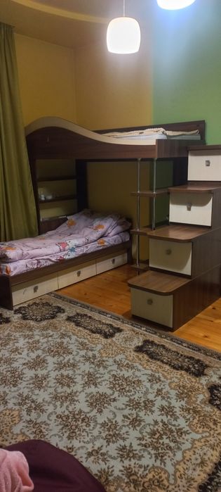 Двохярусне ліжко+ стіл- все що на фото