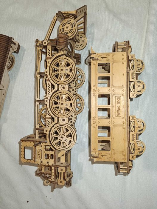 Деревянные 3d пазлы одним лото. Машина, поезд.