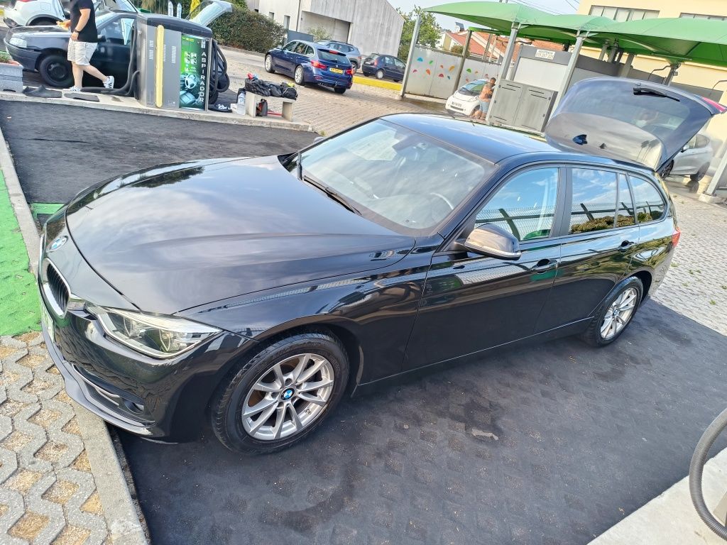 Para venda BMW 320 Touring (F31) 2016 Automático 

320 d (140 kW / 190